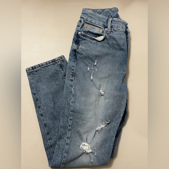 Good American Light Blue Distressed Boyfriend Jeans - Picture 5 of 6